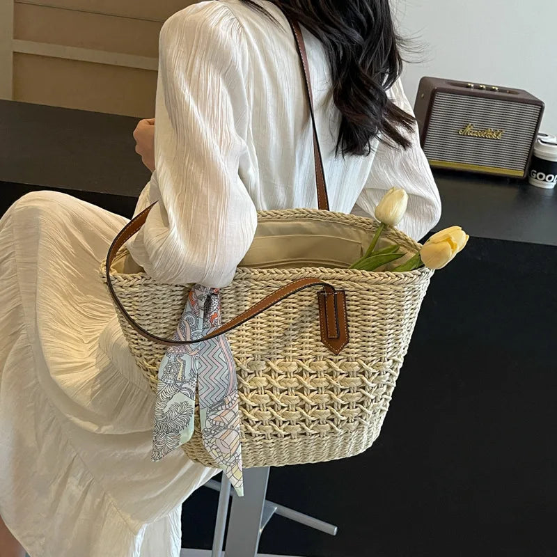 Knitted For Women 2025 New Fashionable Large Capacity Vacation Beach Bag, High-End And Trendy Tote Bag